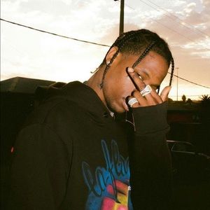 Meet your Posher, Arnisa